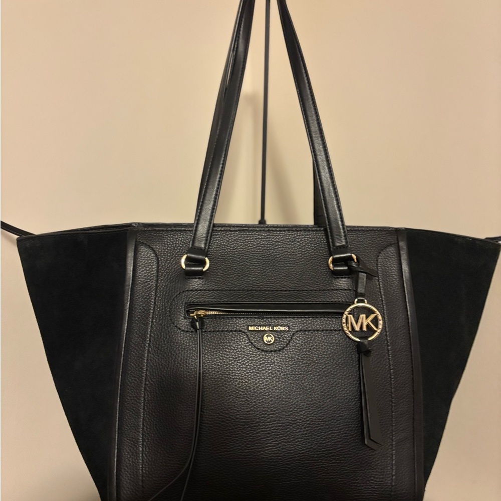 Michael Kors Black Tote Bag | Gold Accents | Spacious Everyday Purse - Picture 4 of 8